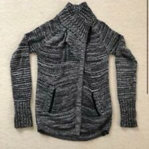 Ivivva (lululemon for kids brand) wrap around sweater